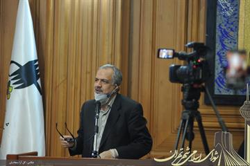 احمد مسجدجامعی در جلسه شورا گفت خاطرات، تاریخ، طبیعت و میراث شهر دارد حراج می‌شود